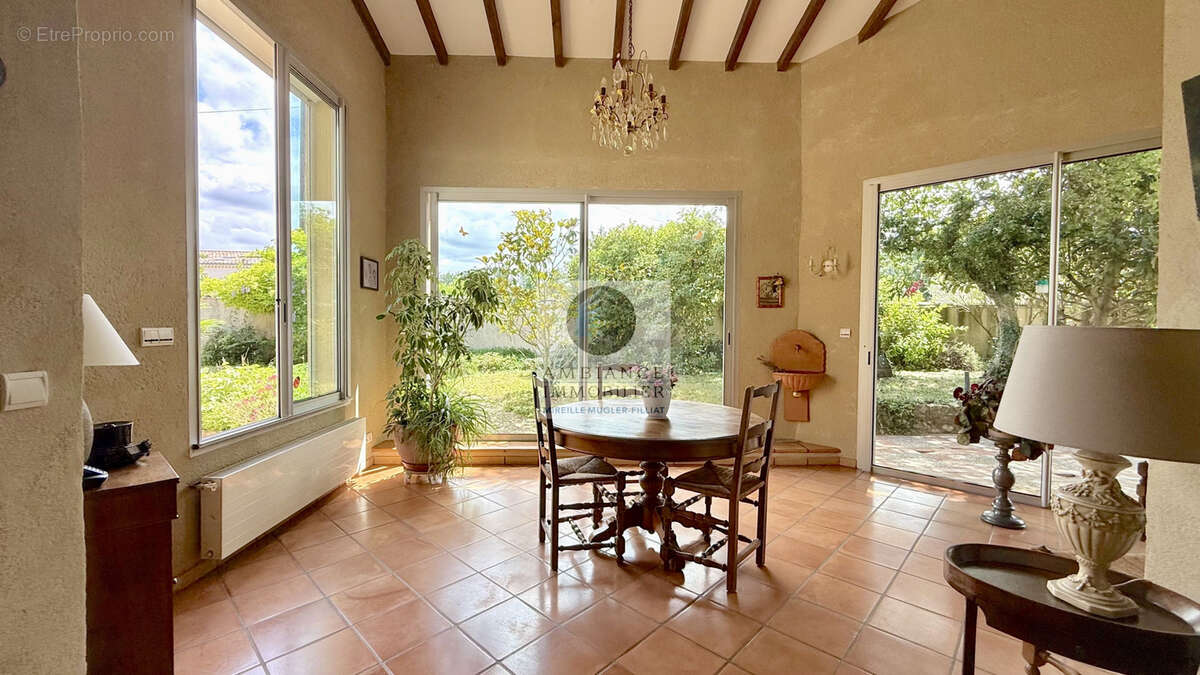 Maison à ETOILE-SUR-RHONE