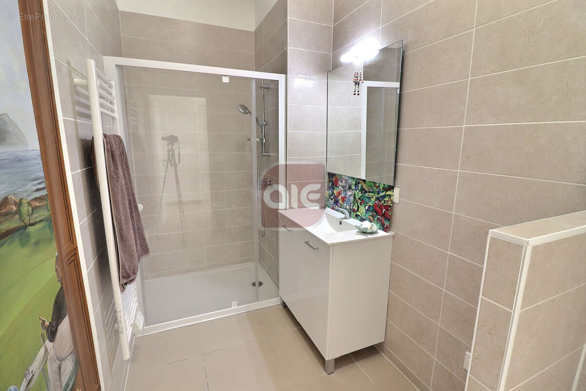 Appartement à LE CRES