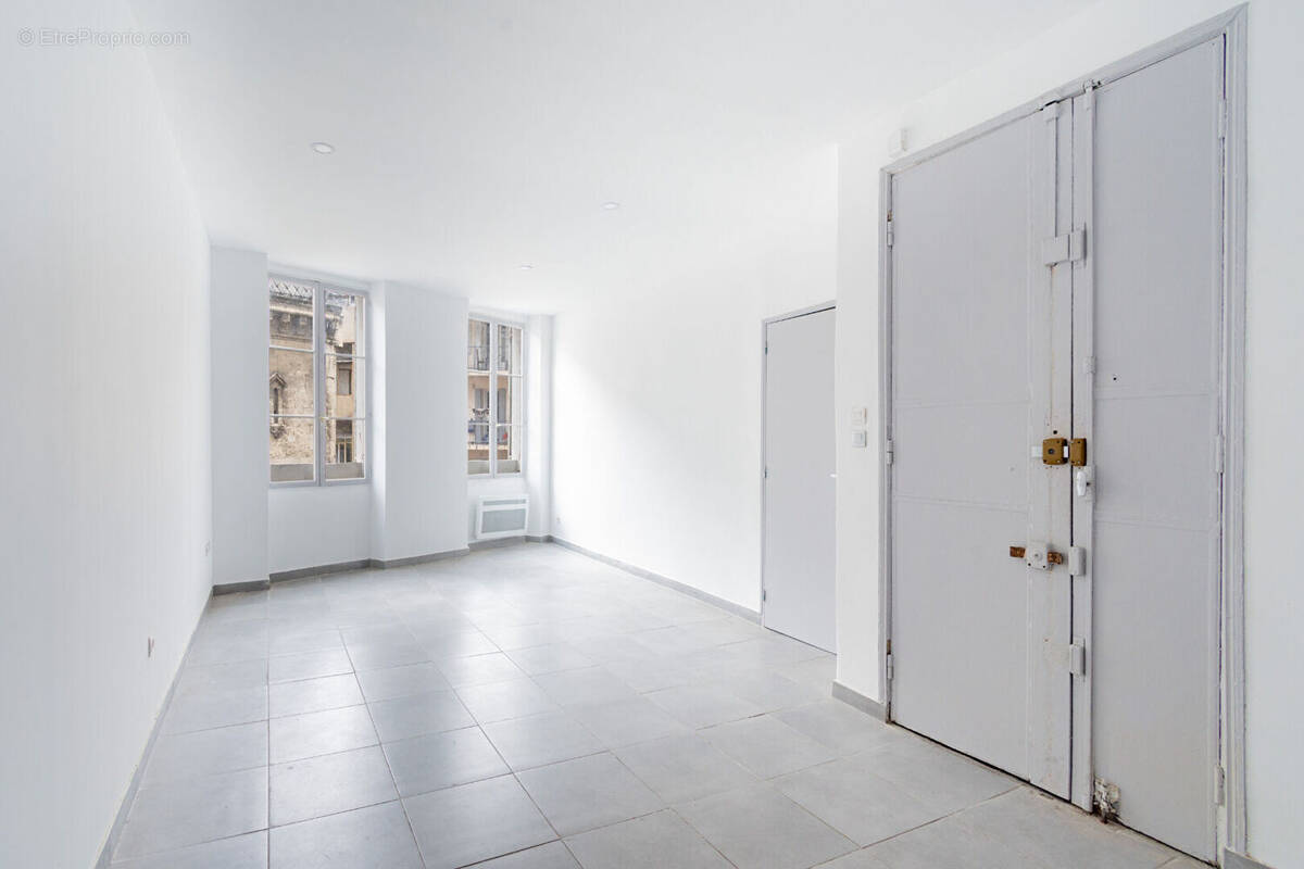 Appartement à MARSEILLE-1E