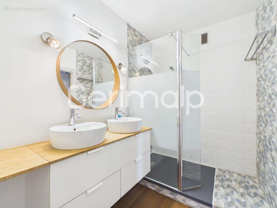 Vente - Appartement - 4 pièces + cuisine - 84 m² - 359 000 € - - photo 10