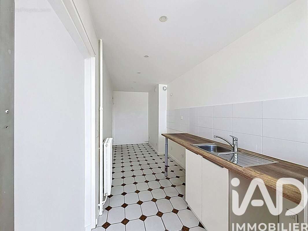 Photo 3 - Appartement à GENNEVILLIERS
