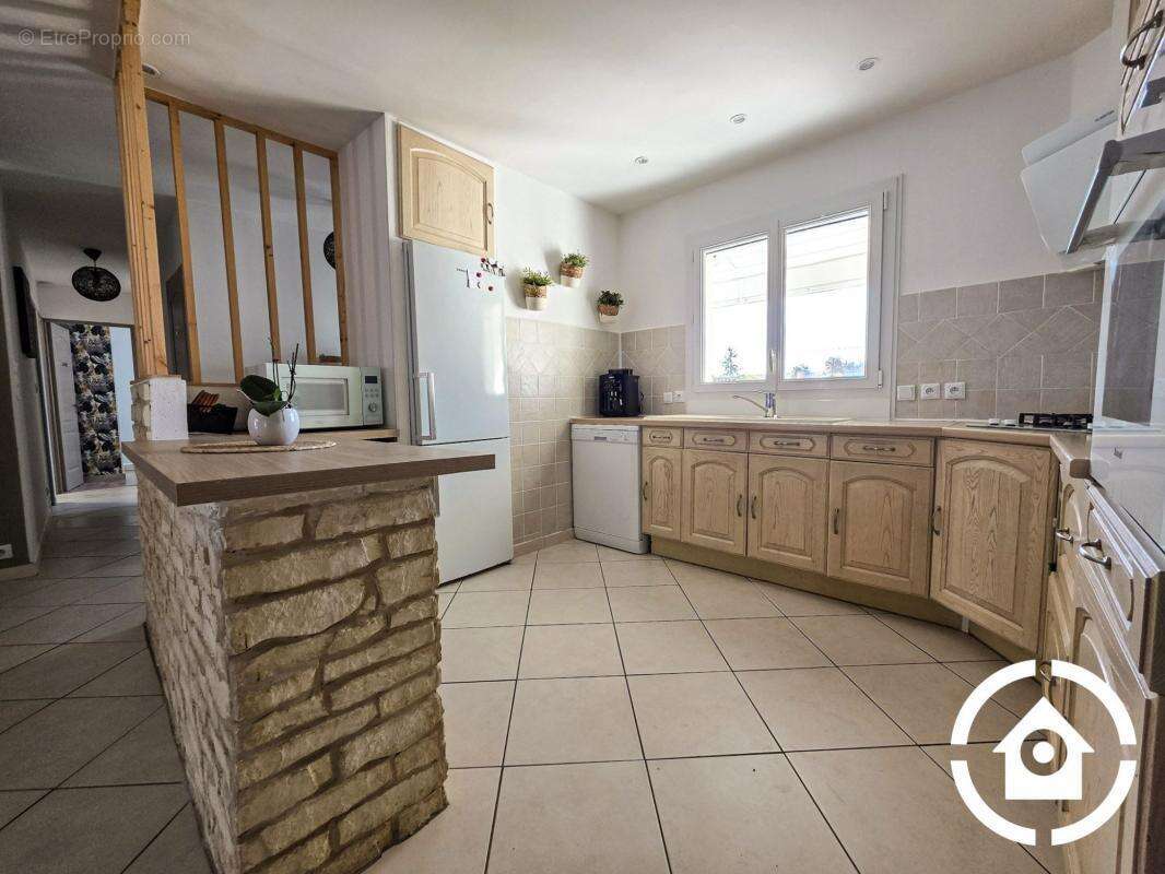 Maison Individuelle avec Piscine et Grand Jardin - Plain-Pied - photo 10