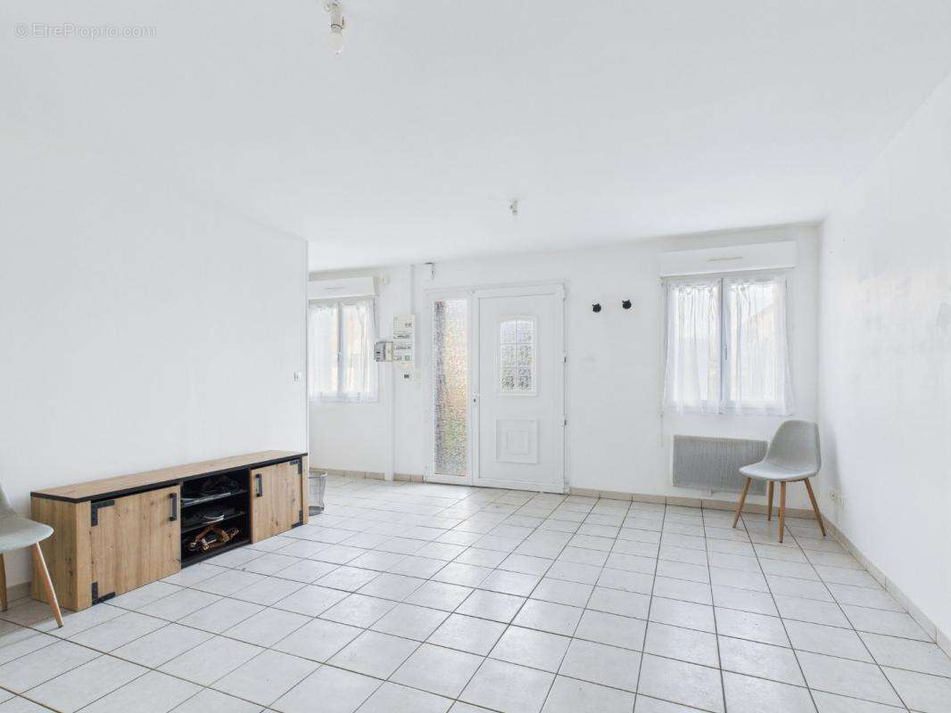 Maison à FONCHES-FONCHETTE