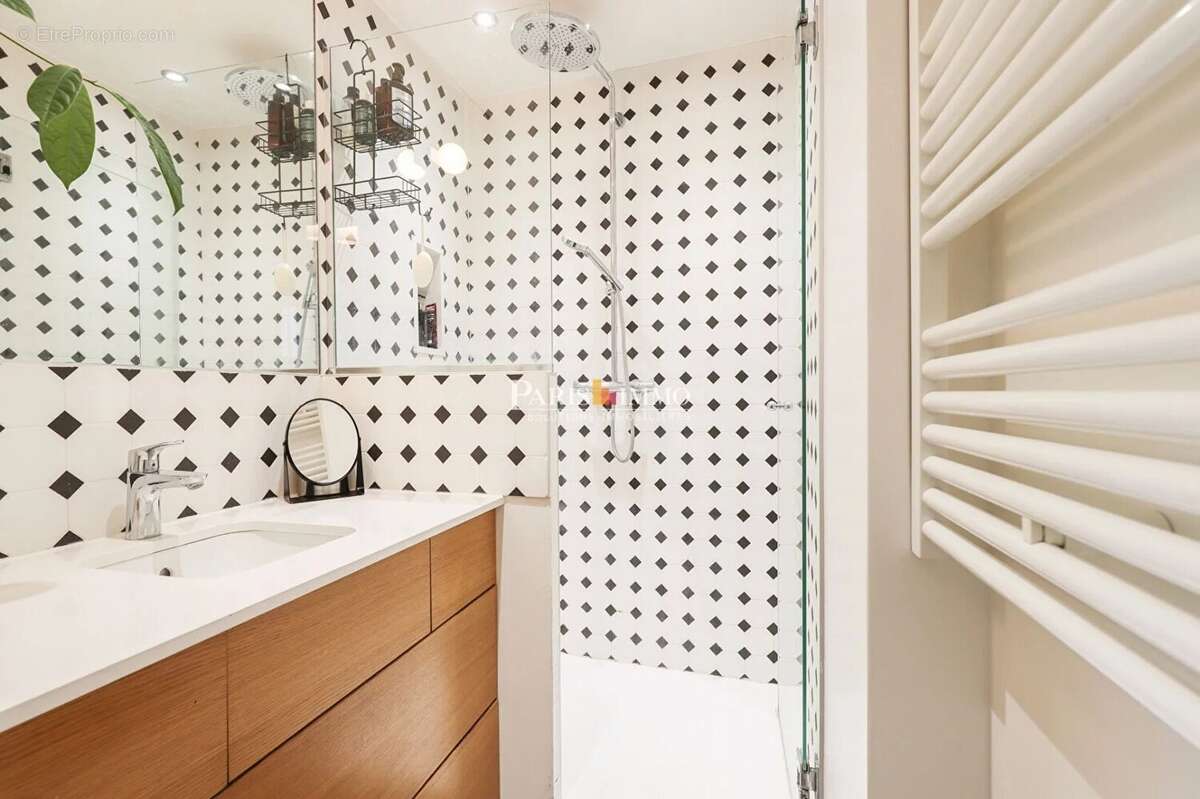Appartement à PARIS-18E