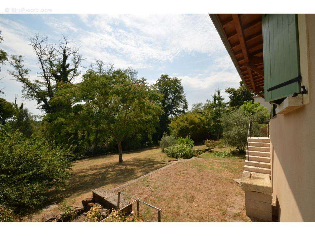 Maison 97 m² à Saint-Antoine-Sur-L'isle  - photo 2