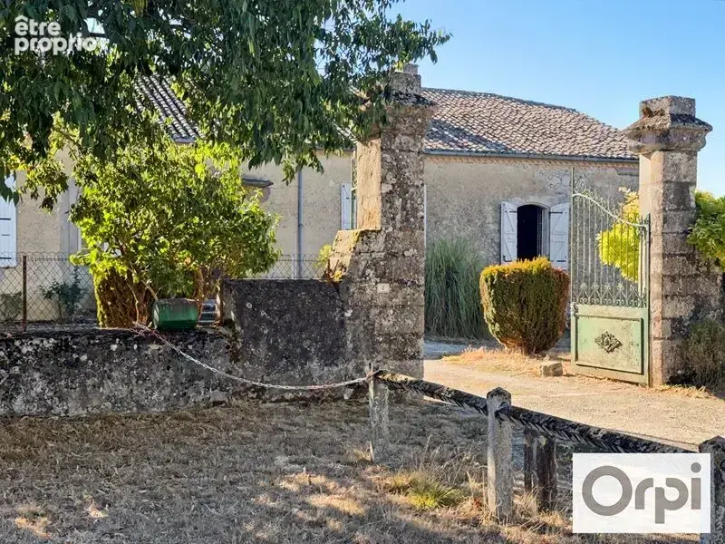 Superbe propriété XIXème de plus de 320 m² habitable à rénover avec ses dépendances et terrain autour - photo 16