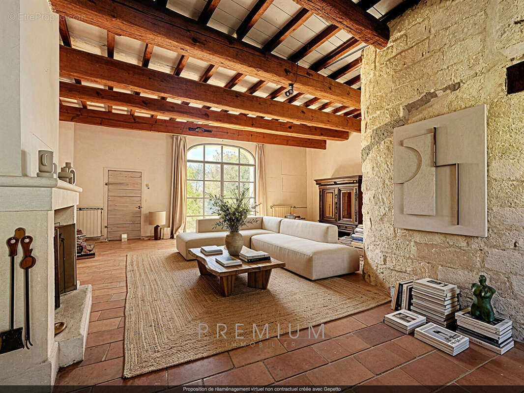 Maison à VIC-LA-GARDIOLE