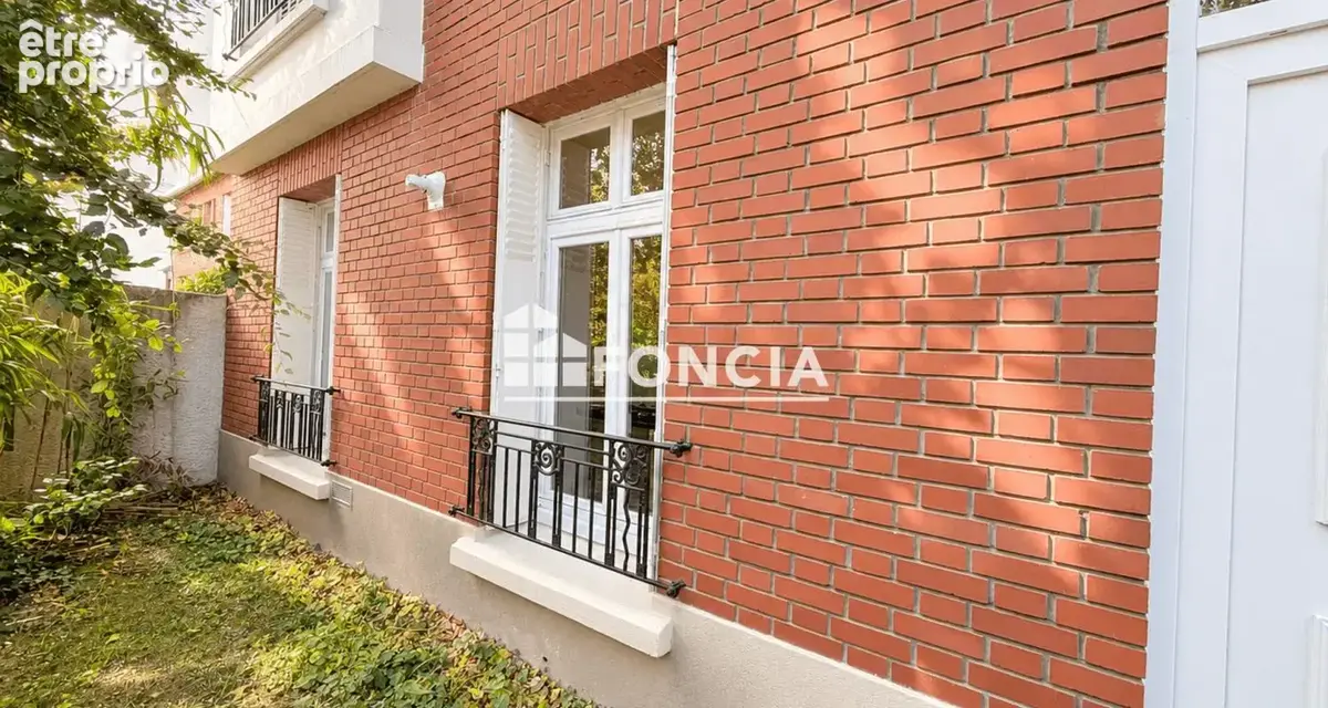 Photo Appartement à Bourg-La-Reine au prix de 231 000€