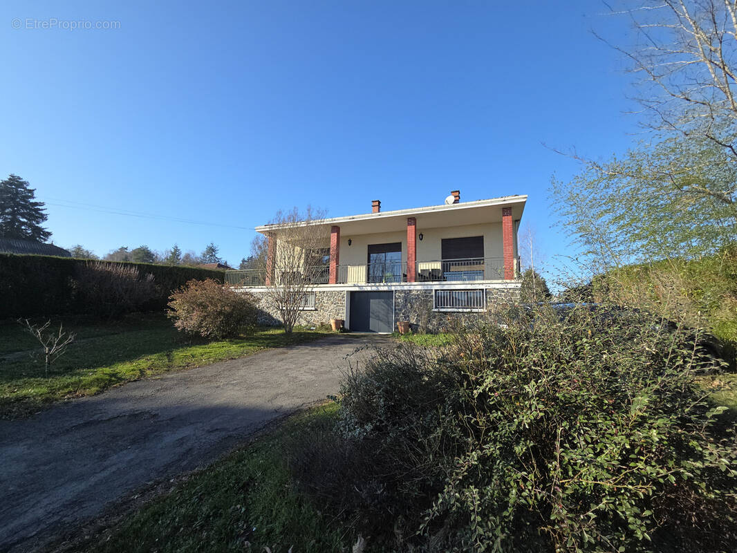 Maison à ROCHECHOUART