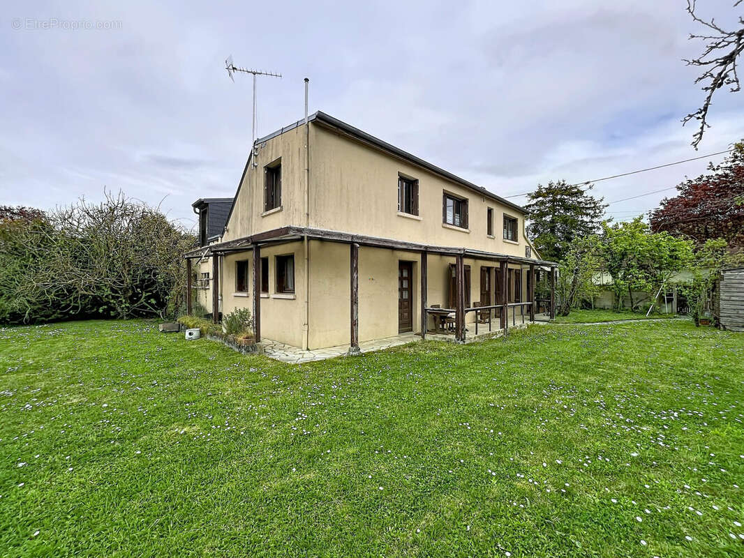 Maison à CHEVILLY