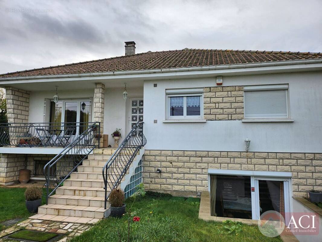 54418590a.jpg - Maison à SAINTE-GENEVIEVE