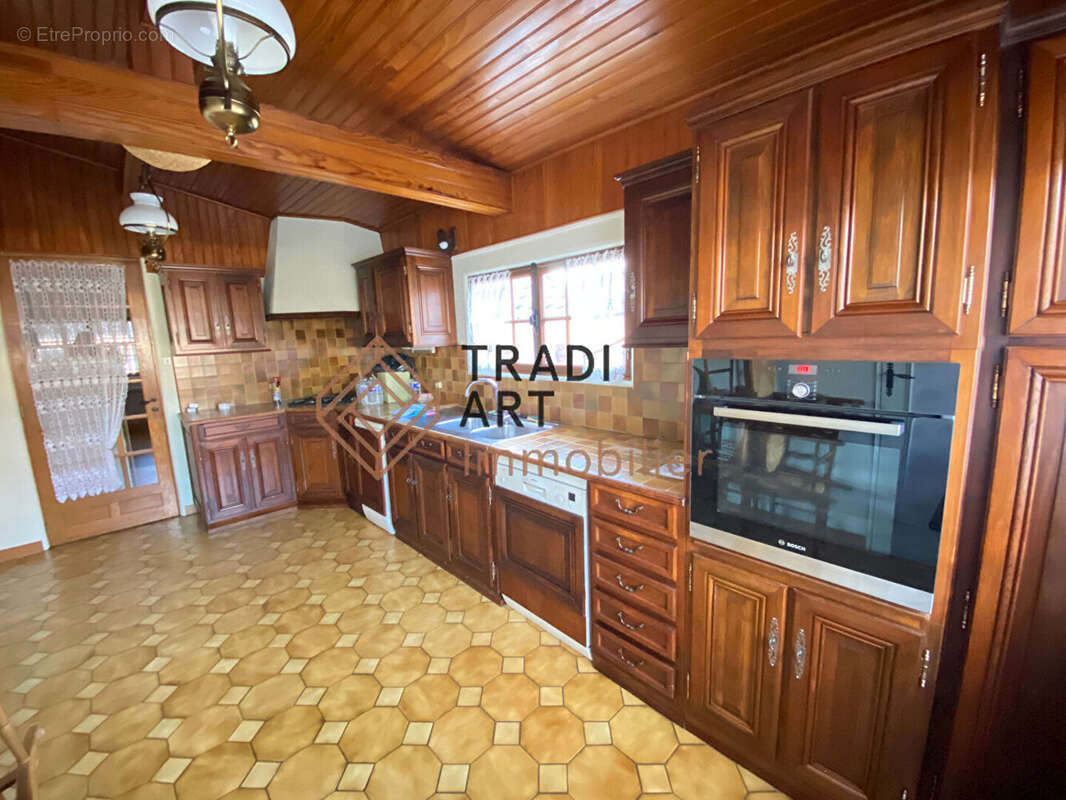 Maison à SAINTE-GENEVIEVE-DES-BOIS