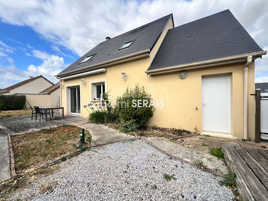 Pavillon récent avec quatre chambres à Aunay-sur-Odon - 14260 - photo 9