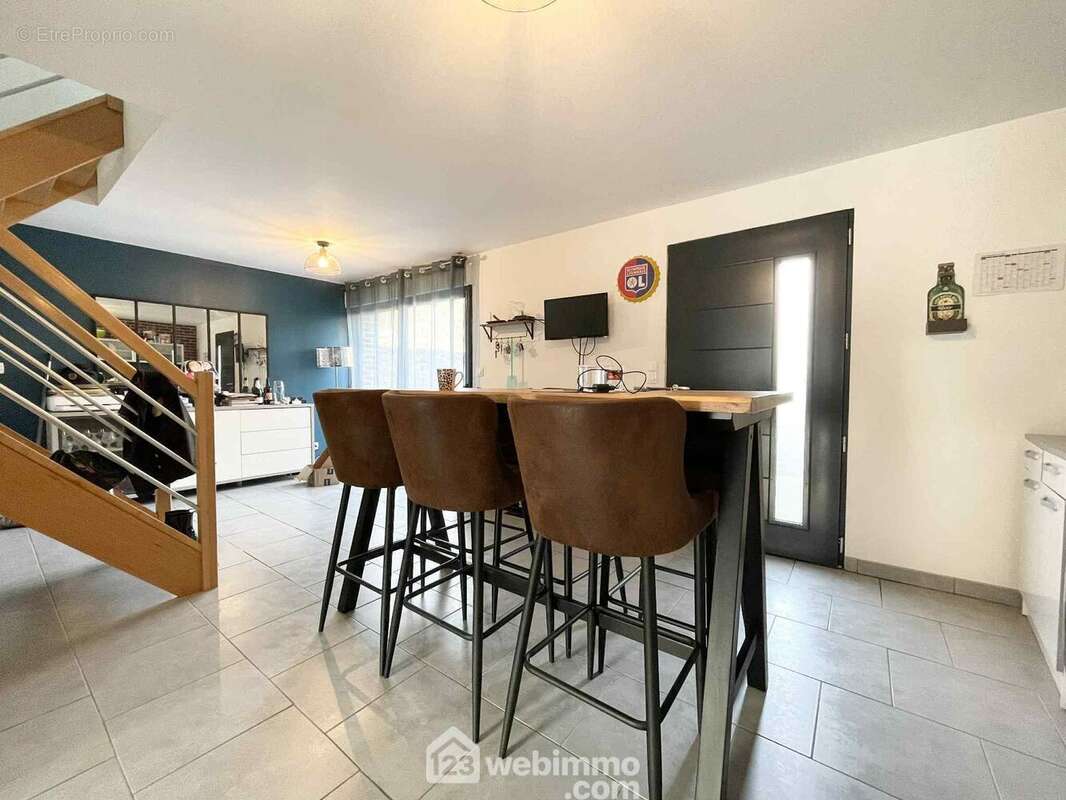 Pour y recevoir vos convives - Maison à CRECY-SUR-SERRE