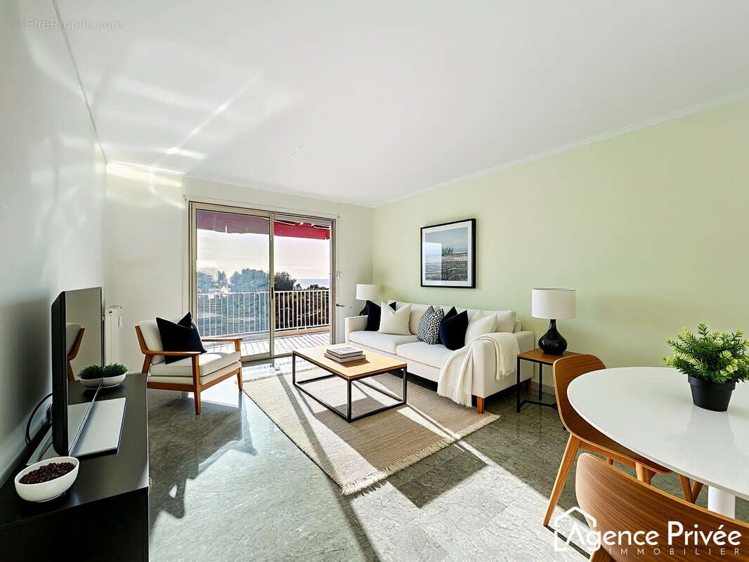 Projet Salon par iA - Appartement à CAGNES-SUR-MER