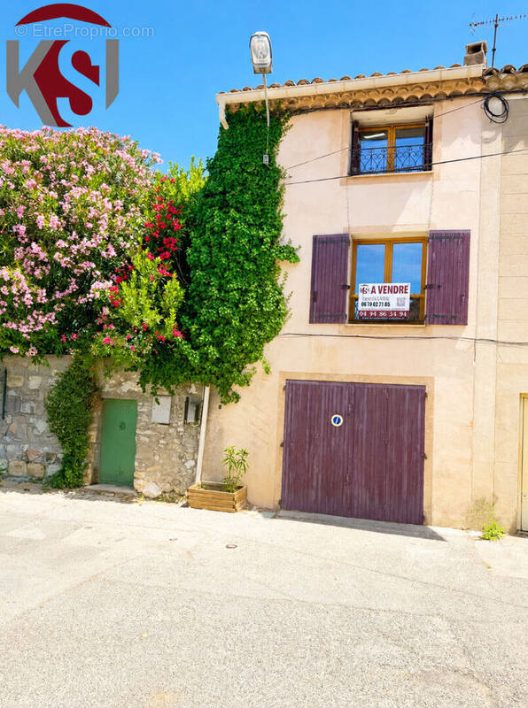 Maison à SEILLONS-SOURCE-D'ARGENS