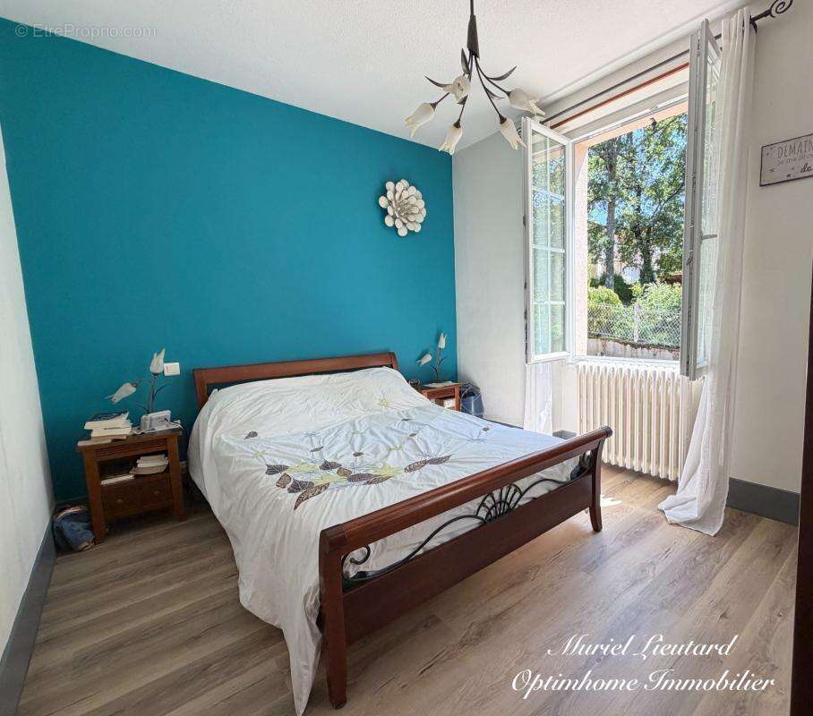 Propriete de caractere 6 pieces 137 m2 - photo 8