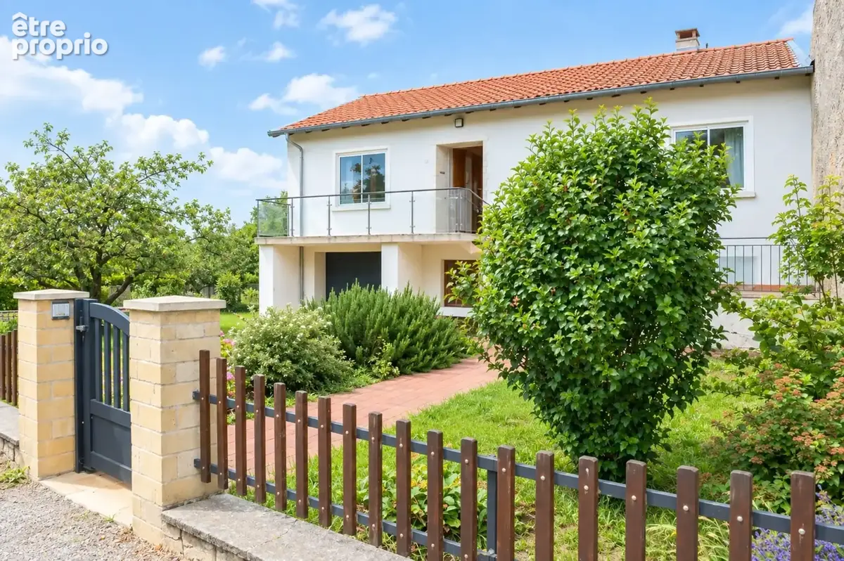 Maison à REZONVILLE