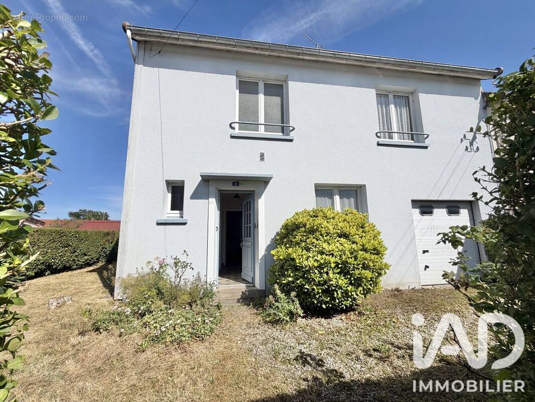 Photo 1 - Maison à PERIERS