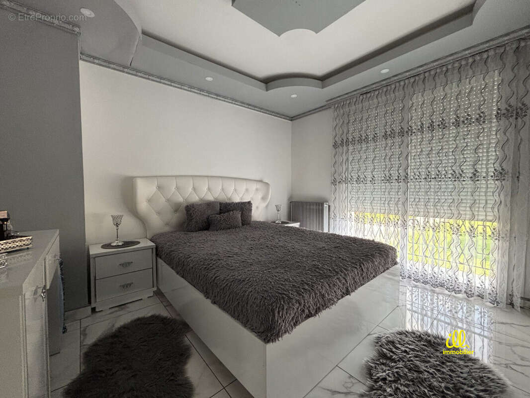 Maison à CHARLEVILLE-MEZIERES