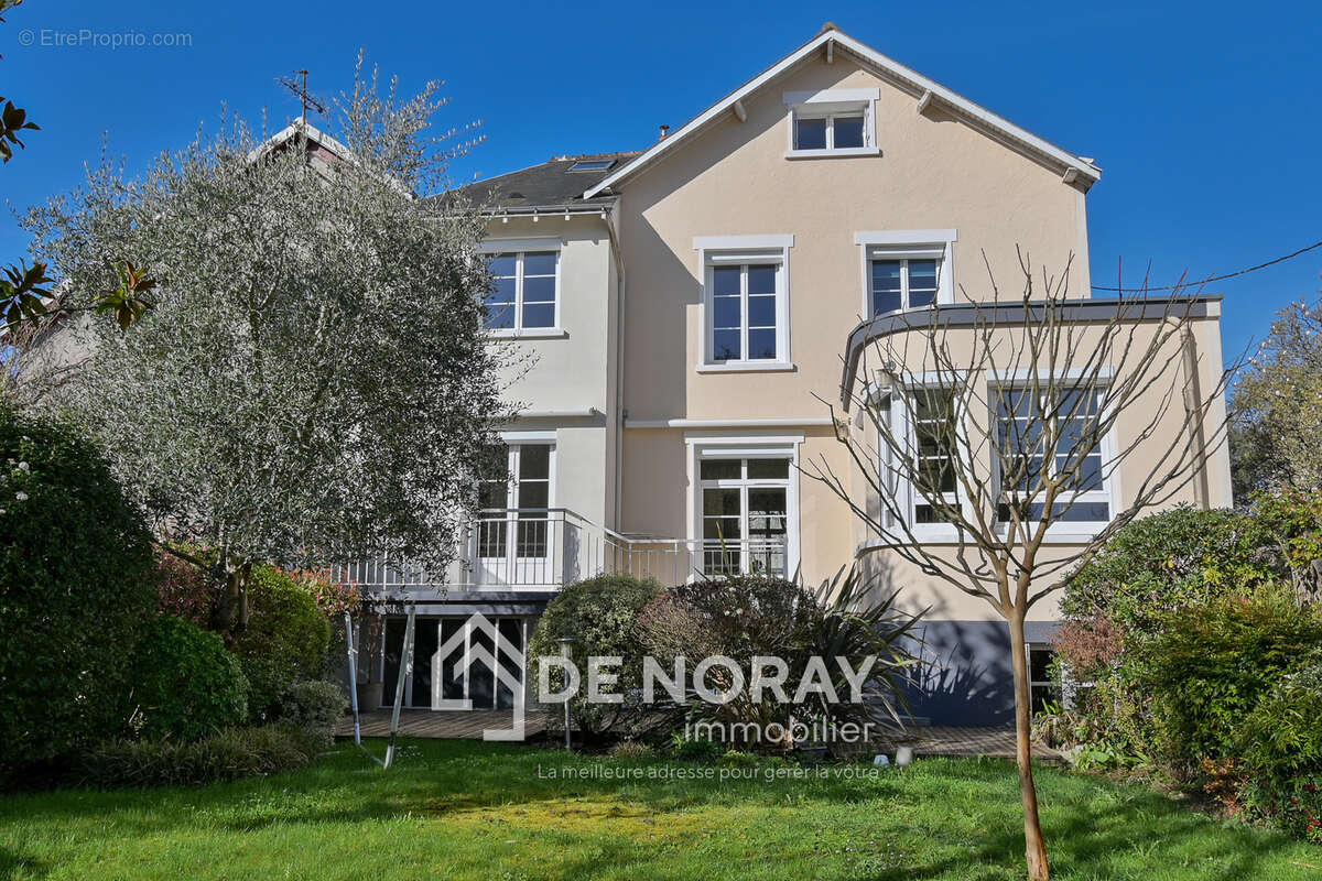 Maison à SAINT-CYR-SUR-LOIRE