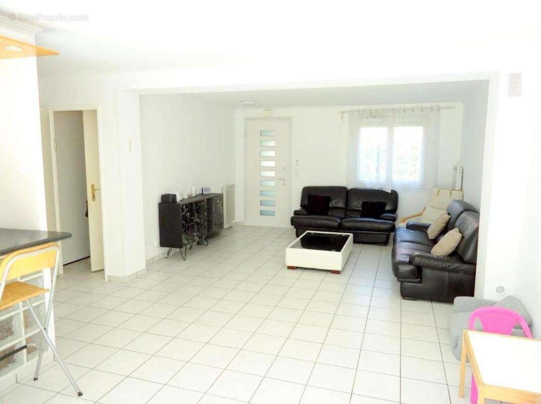 SARCELLES - Maison 7 pièces / 5 chambres - 132 m2- 481 000 € FAI - photo 3
