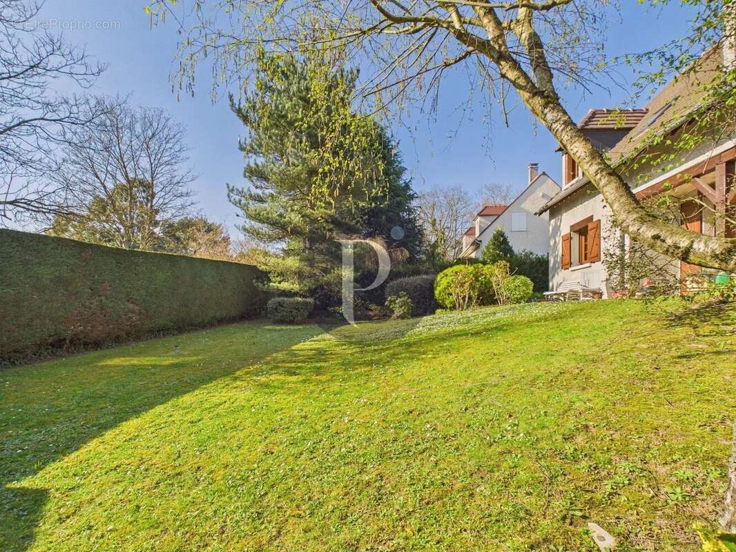 Maison à VERRIERES-LE-BUISSON