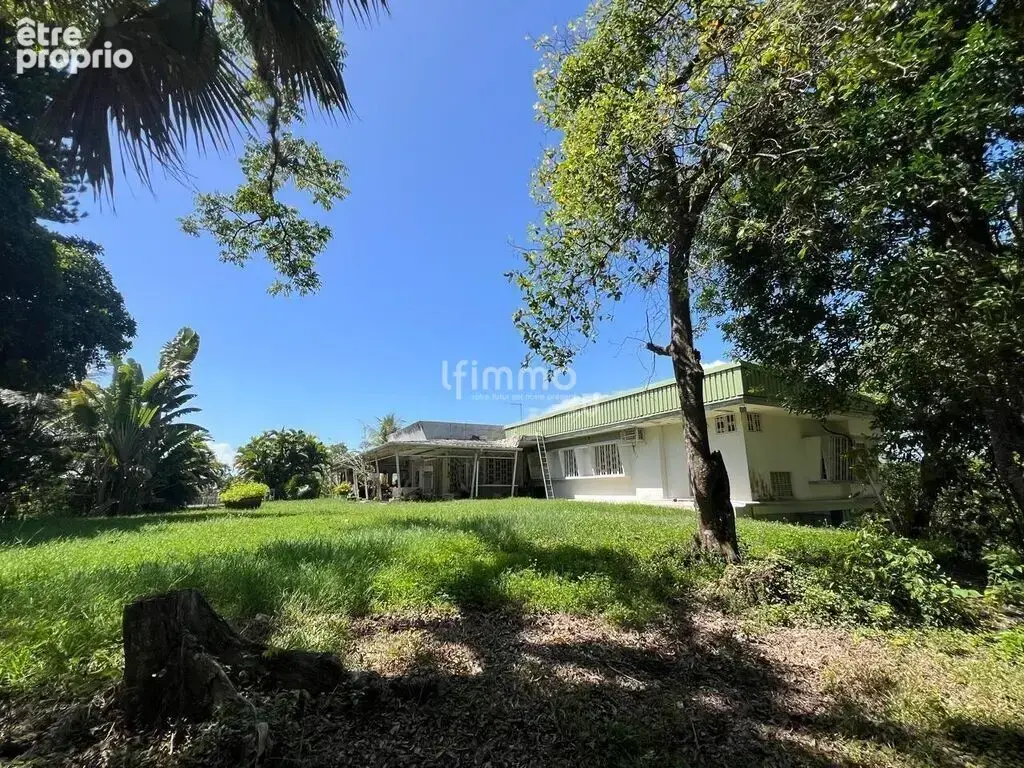 Terrain de 1.2 hectares avec villa 395 m2 et dépendance à rénove - photo 2