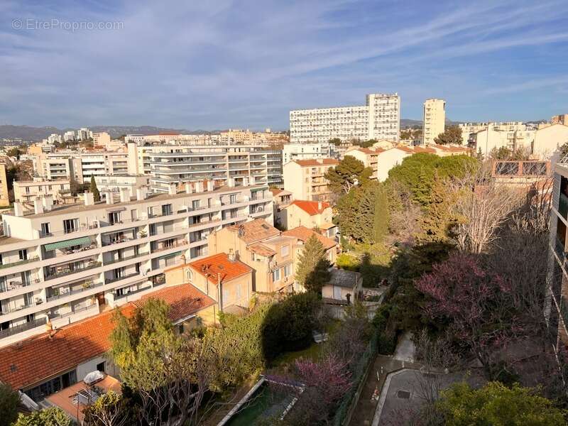 Appartement à MARSEILLE-4E