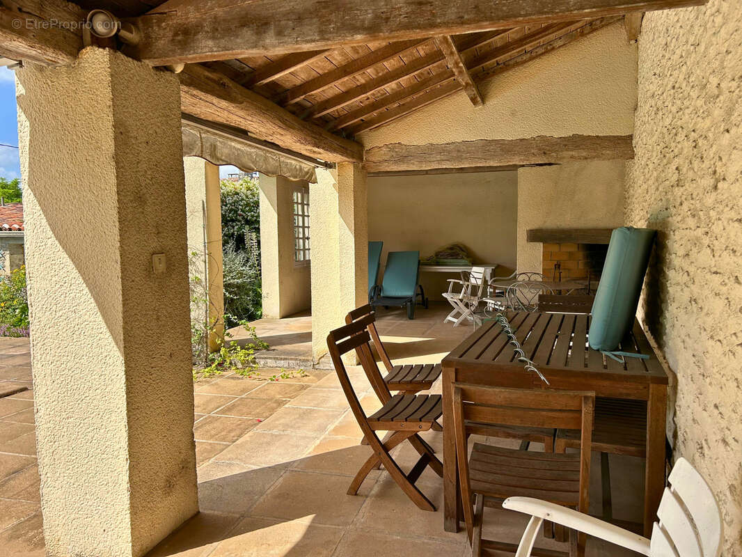 MAISON DE CARACTÈRE en pierre avec 5 chambres, garage et piscine à COGNAC - photo 20