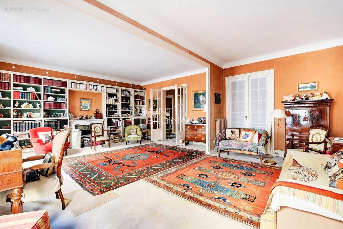 Appartement à NEUILLY-SUR-SEINE