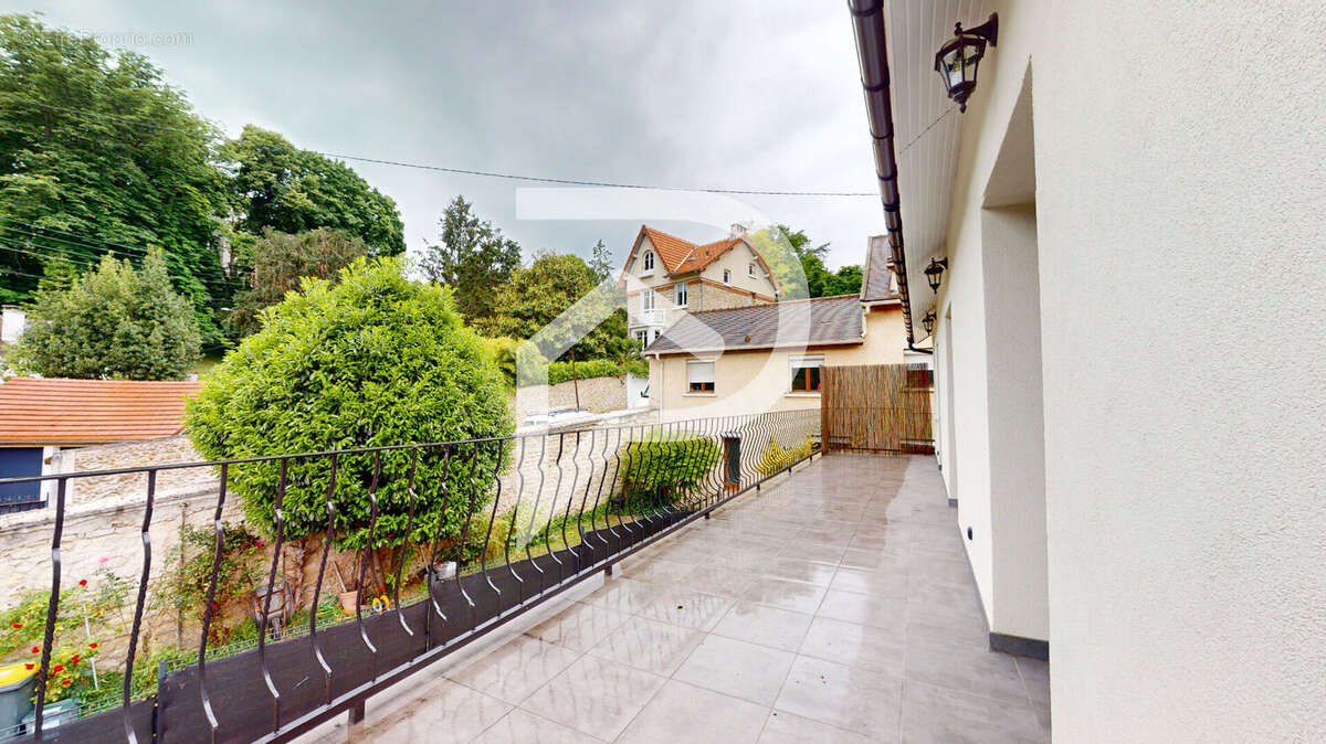 Coup de coeur à Bougival Maison rénovée avec grande terrasse plein Sud - photo 15