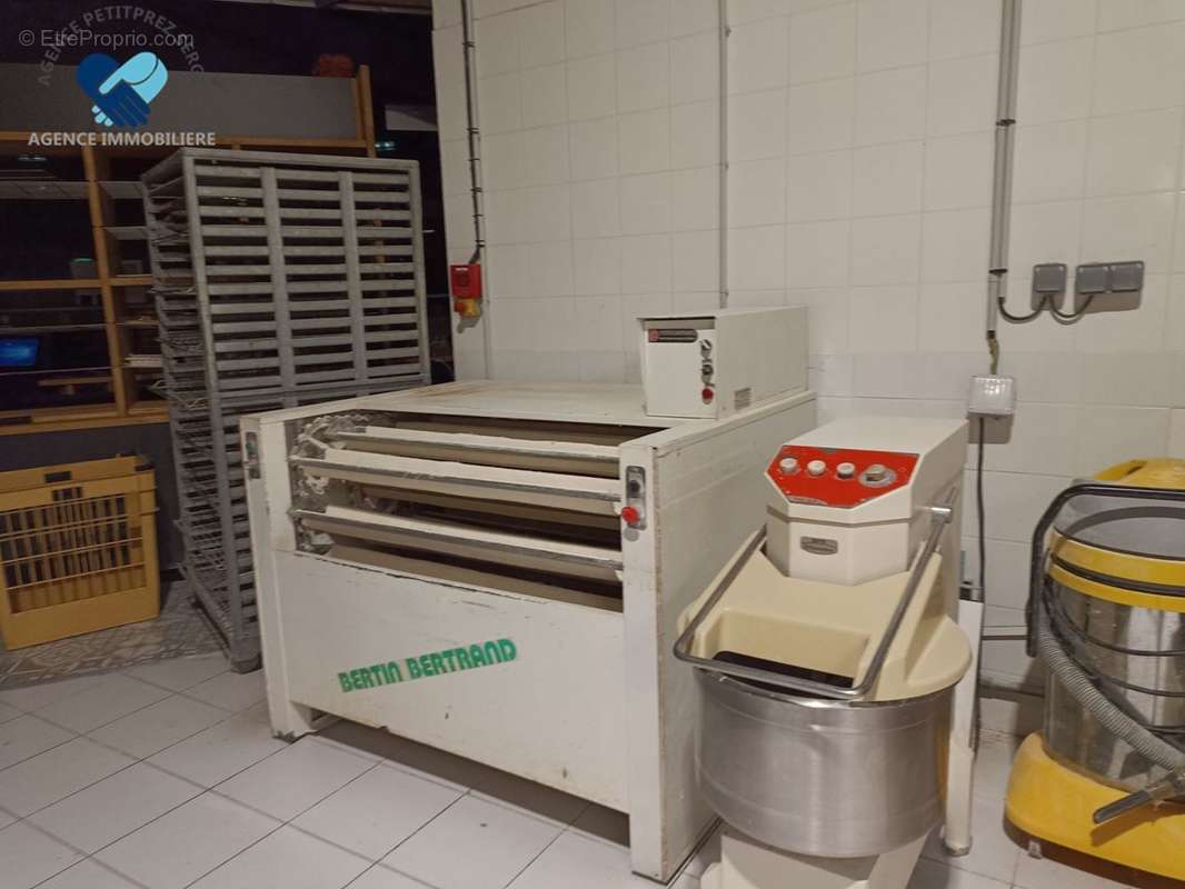 Commerce à LABECEDE-LAURAGAIS