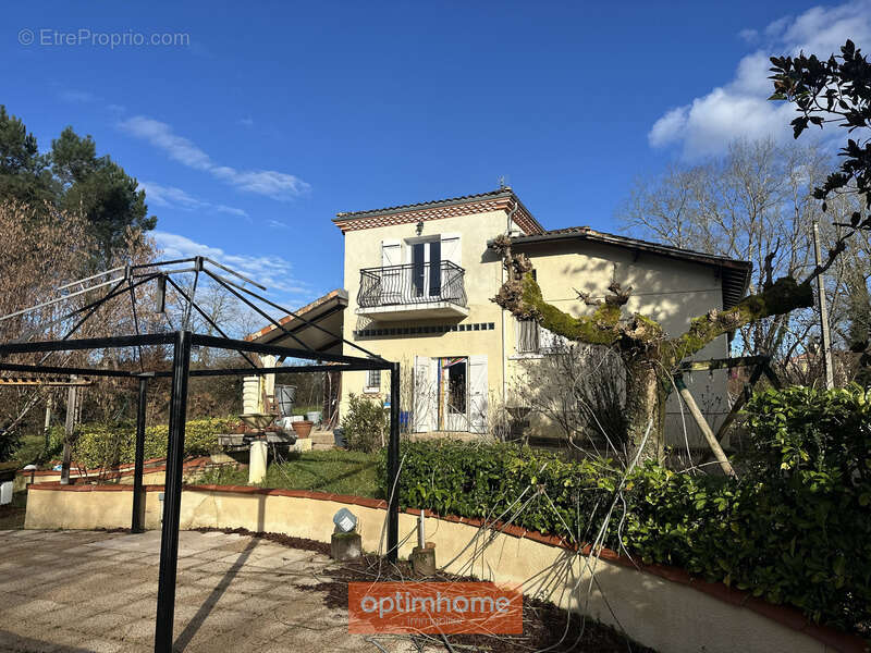 Maison à MONCLAR
