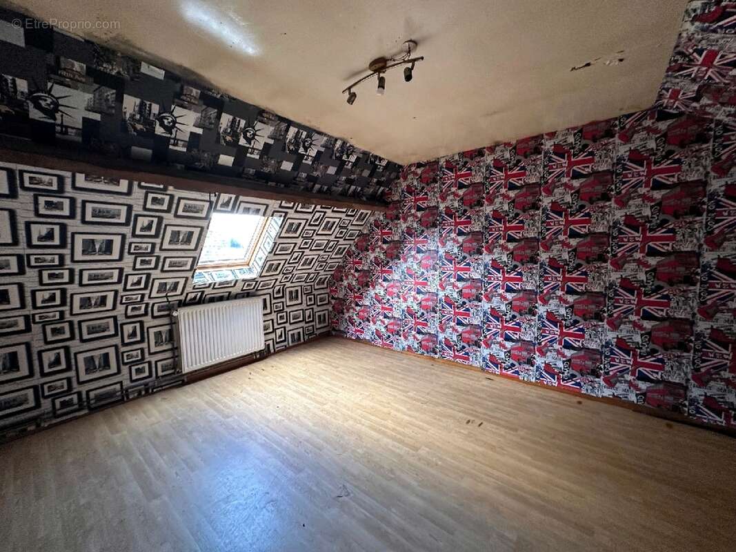 Maison à SAILLY-SAILLISEL