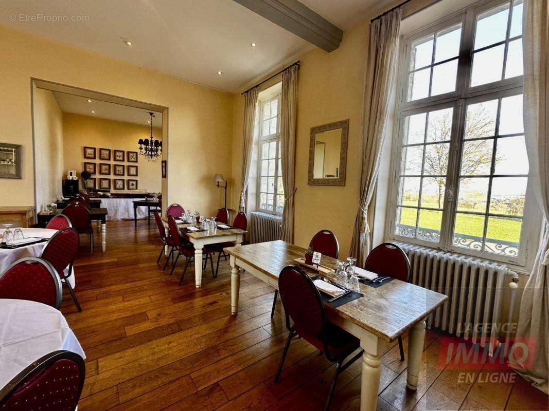 Maison 680 m² à Pontoise  - photo 10