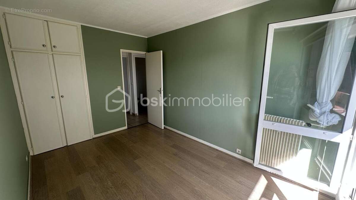 Appartement à LES ESSARTS-LE-ROI