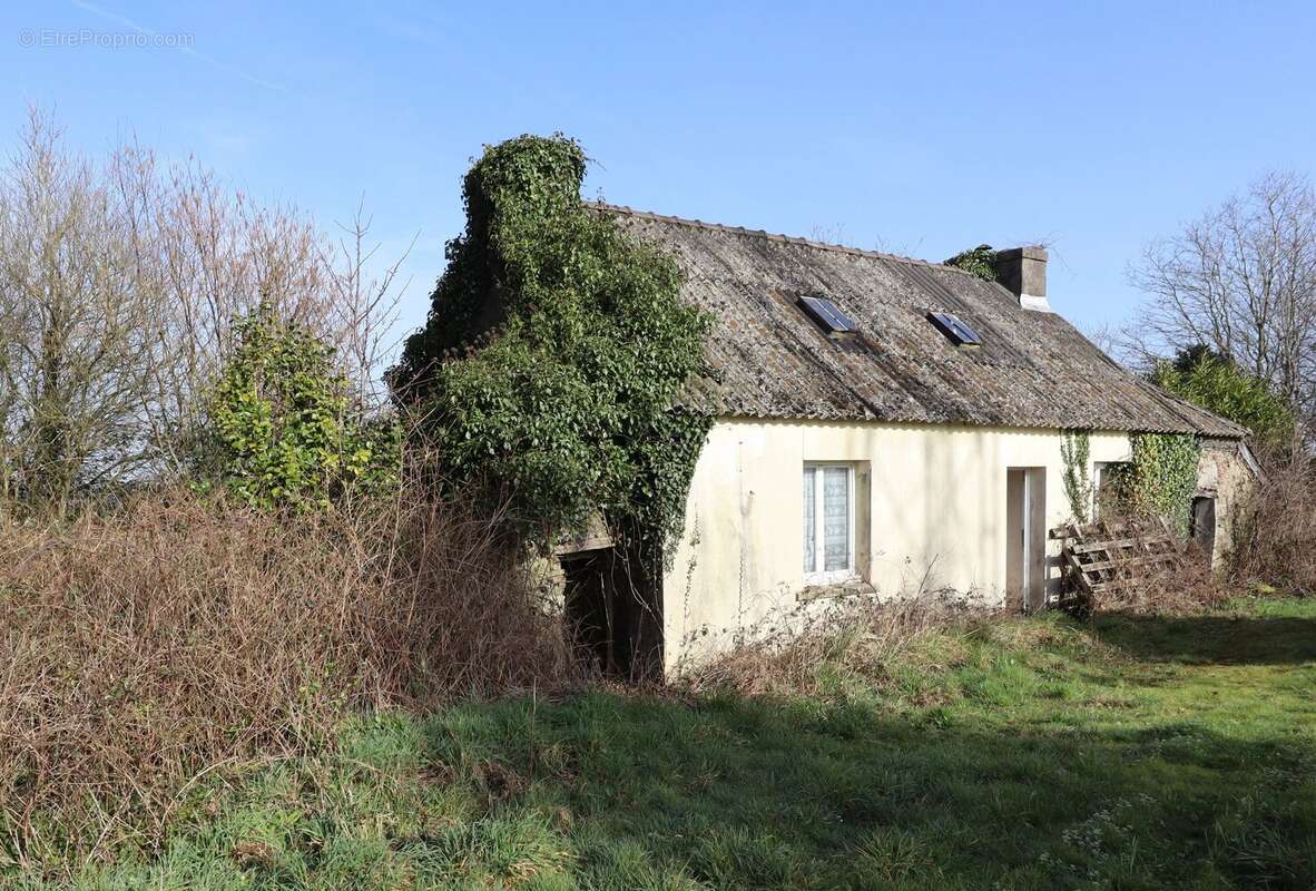 Maison à POULLAOUEN