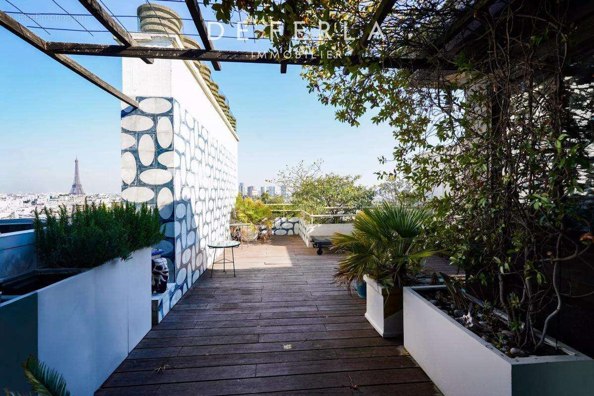 Appartement à PARIS-16E