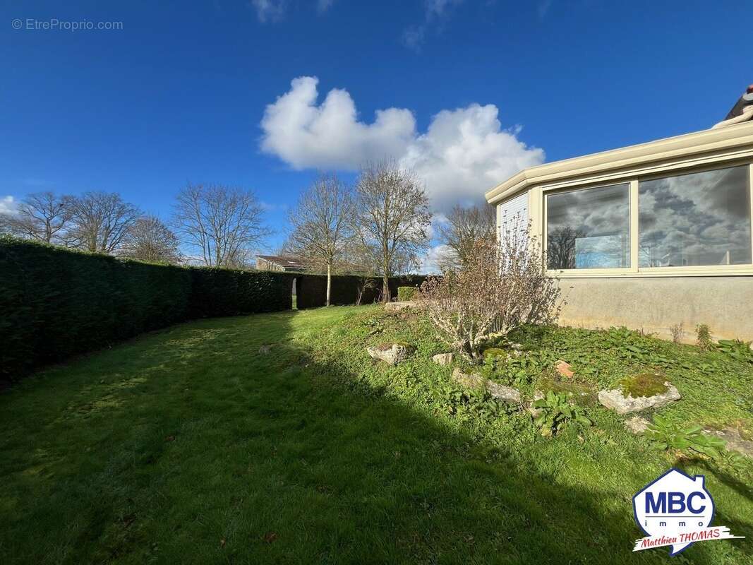 Maison à SAINT-CHRISTOPHE-DU-BOIS