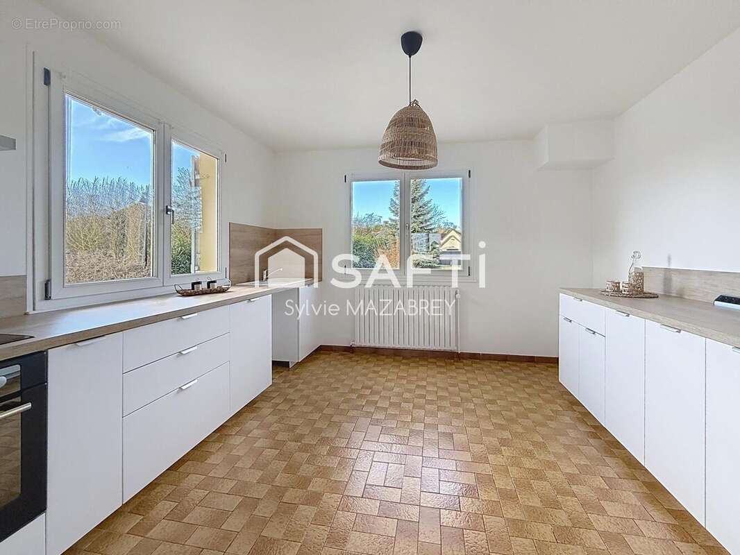 Photo 8 - Maison à MONTEREAU-FAULT-YONNE