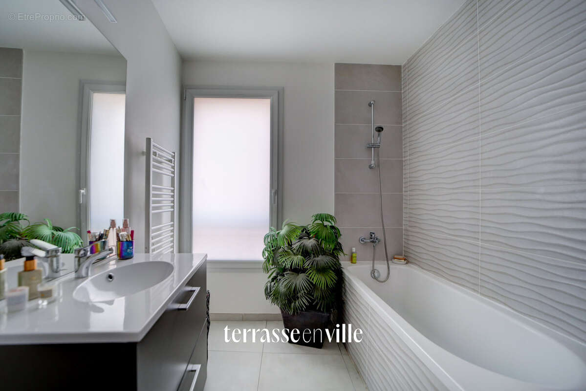 Appartement à SAINT-CYR-SUR-MER