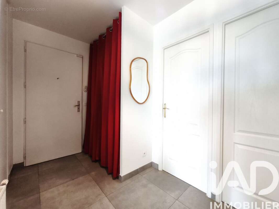 Photo 9 - Appartement à BUSSY-SAINT-GEORGES