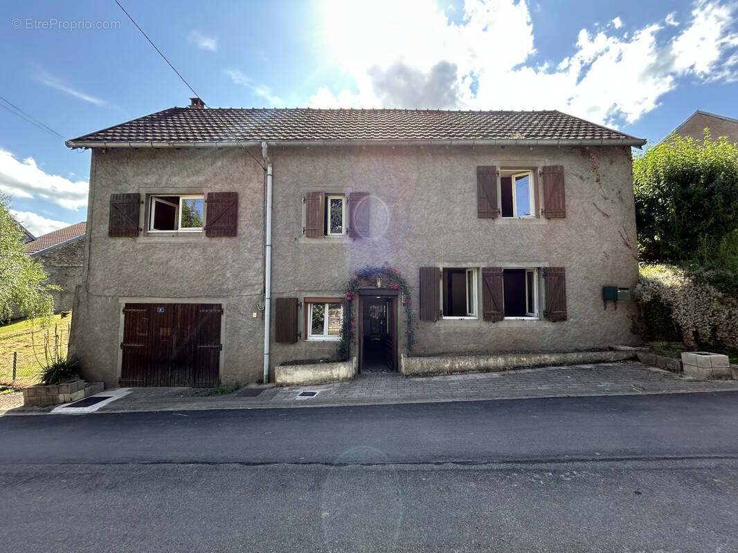 Maison à MOIMAY