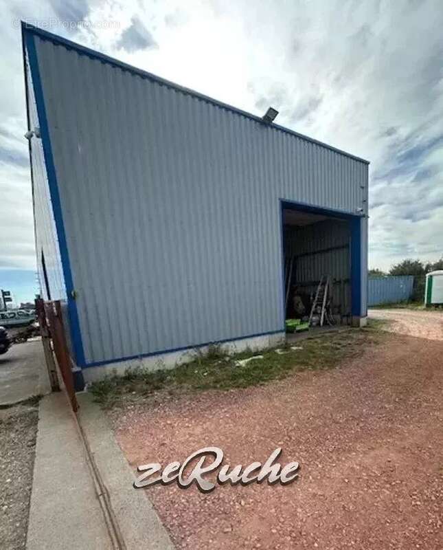 Commerce à COURSEULLES-SUR-MER