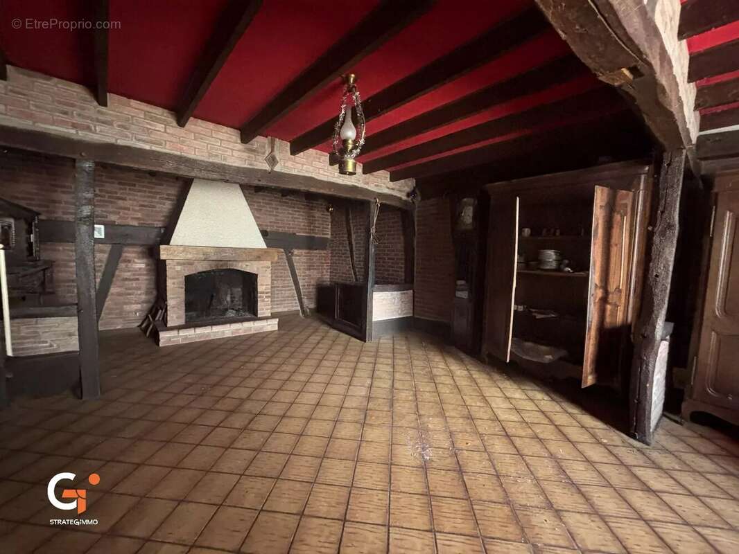 Maison à LES HOGUES