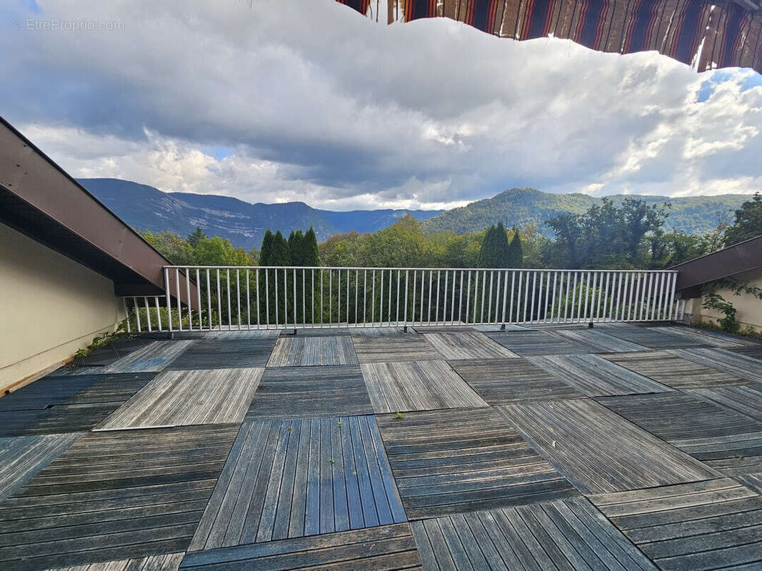 Maison à AVIGNON-LES-SAINT-CLAUDE