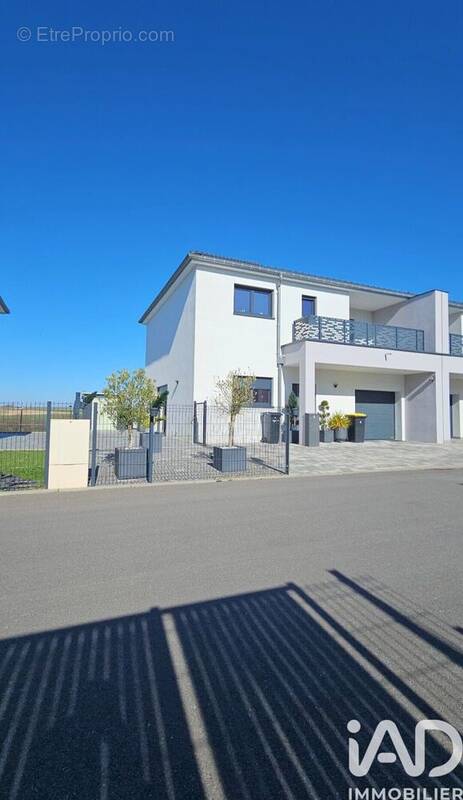 Photo 1 - Maison à HAUCOURT-MOULAINE