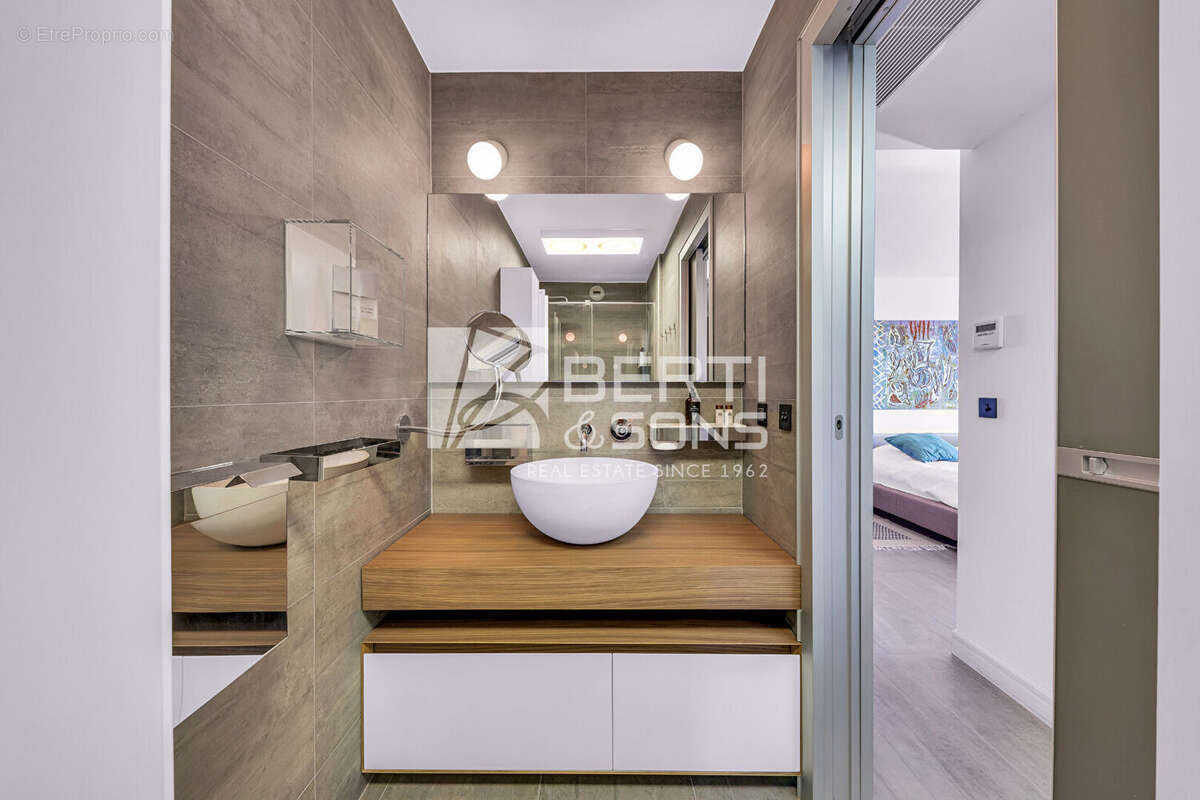 Appartement à MANDELIEU-LA-NAPOULE