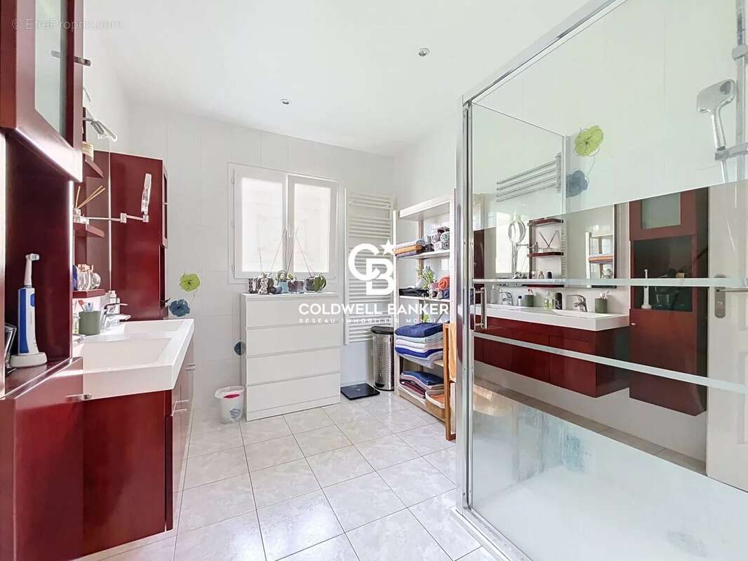 Maison de plain-pied avec garage et jardin et Saintes - photo 14